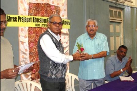 Dinesh Prajapati Greeting and Welcoming Shree Gulabbhai C. Mistry of Houston Texas