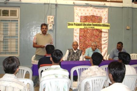 SPEF Bilimora Chapter President Dr. Kamlesh Prajapati  giving speech and Welcoming Gulabbhai of Gaam Valoti residence of Houston Texas