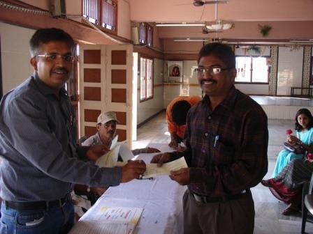 Issueing Cheques to Students by SPEF Bilimora